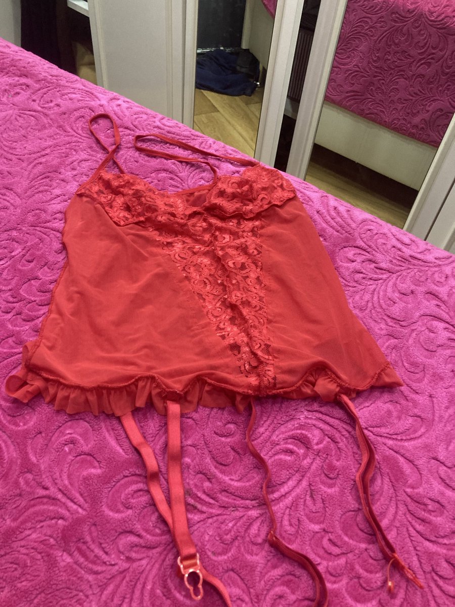 İstanbul Avrupa yakasında Araçta giyinmek isteyen cd arkadaşlardan Dm beklerim