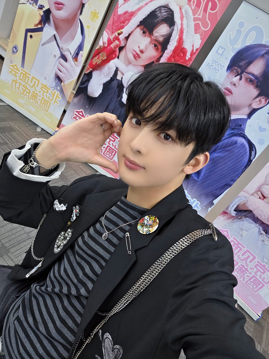 fantasyboys_twt's tweet image. [📸]

in BEIJING

Bandi 我好想你！
我爱你💚

#FANTASYBOYS #판타지보이즈
#LINGQI #링치