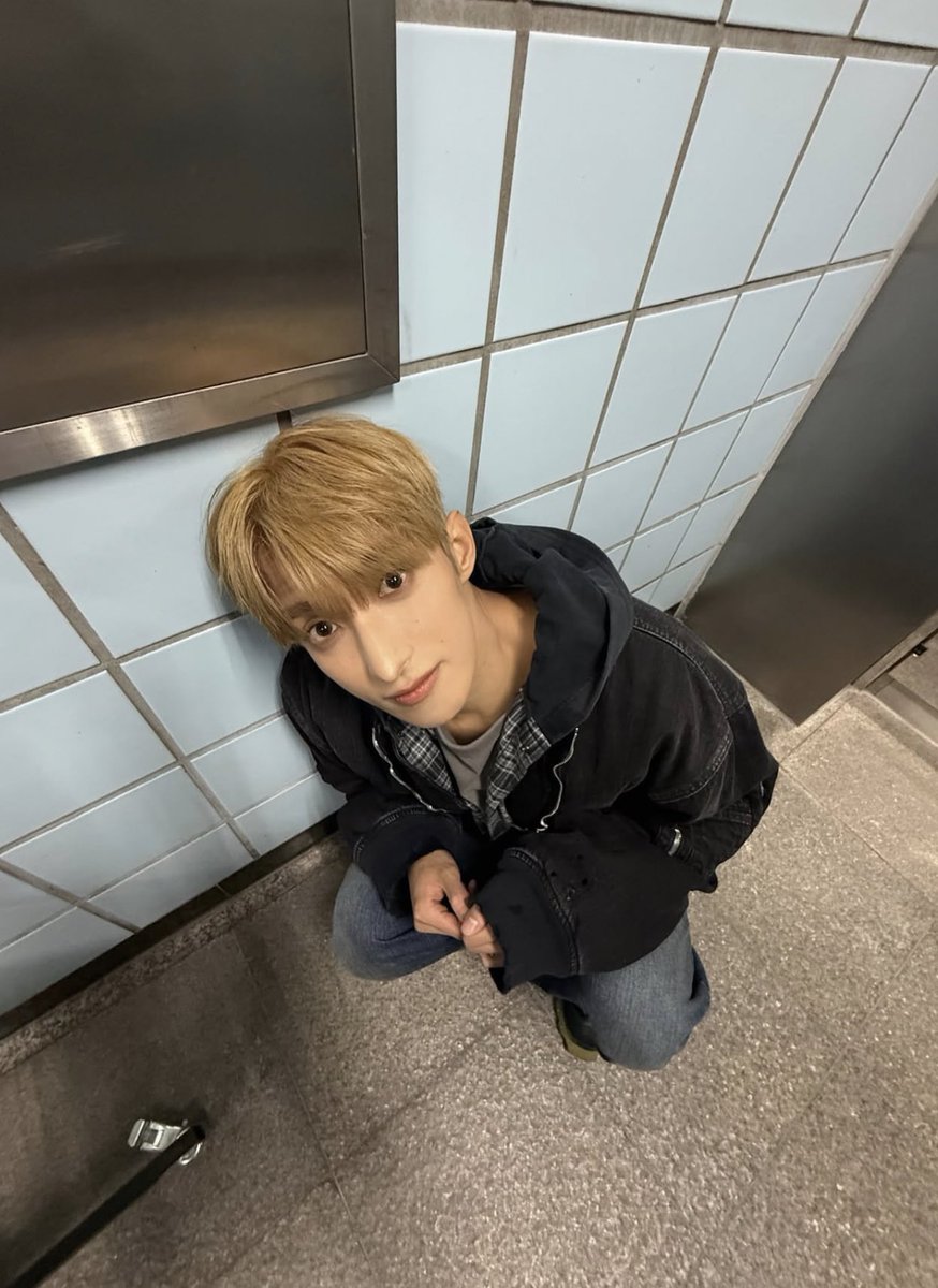 xueishaoo's tweet image. WE GOT 0.5 DOKYEOM PHOTOS ! 🐰🤍