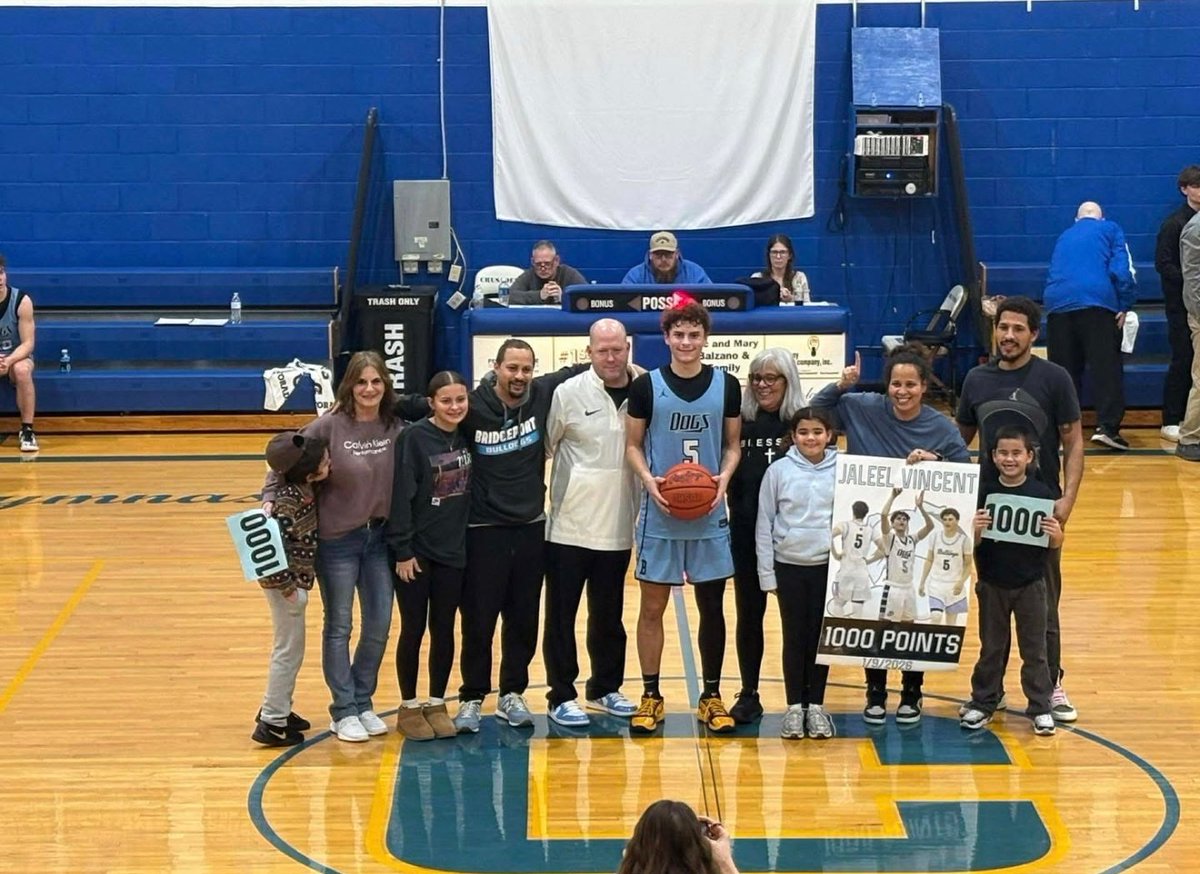 OhioValleyHoopz's tweet photo. Two outstanding Ohio Valley Jrs. Santino Haney (Steub) and Jaleel Vincent (BPort) join the 1K Club last night! Congratulations to these two young men for all of their accomplishments and looking forward to whats ahead for these guys! 🏀 #OVAC https://t.co/Cl6aotrfG1