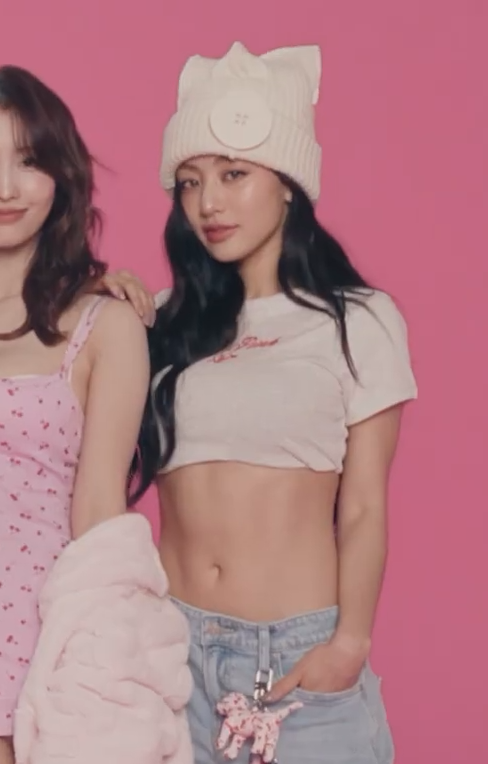 the abs is so visible holy