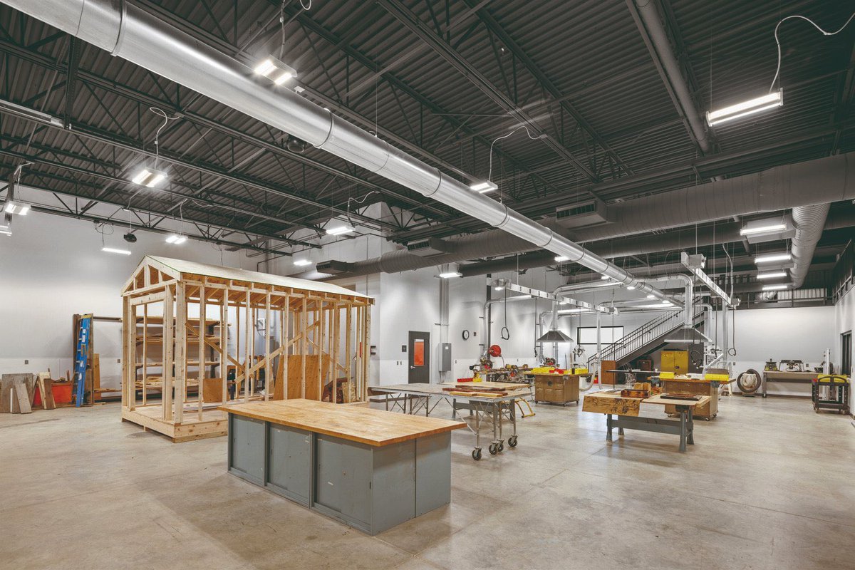 brim006's tweet image. Killdeer High School in Killdeer, ND population 925.