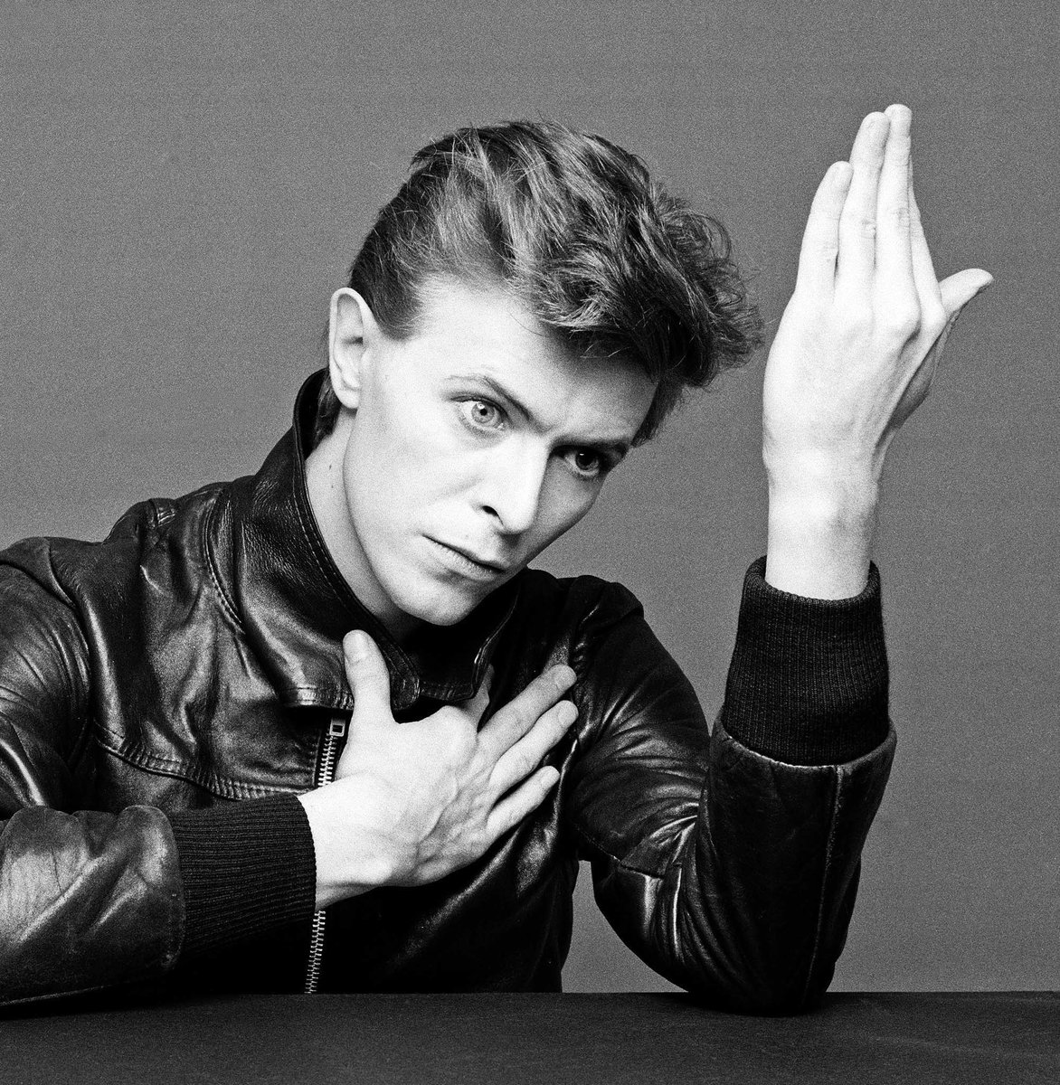 PopCrave's tweet image. The legendary David Bowie passed away 10 years ago today.