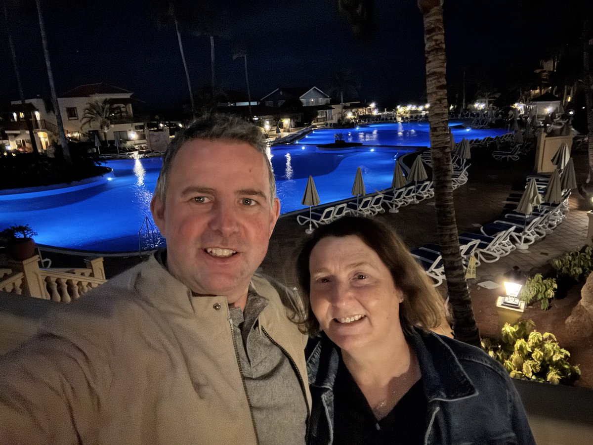 Needham2Darren's tweet photo. A little late in posting, but back now after a fantastic week away in Tenerife over the New Year with amazing friends. @hagel0311 https://t.co/sckVGXoTgt