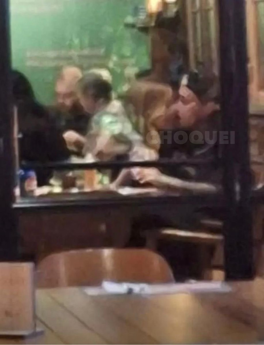 choquei's tweet image. 🚨VEJA: Soso Careca e MC Paiva aparecem juntos em clima de romance.