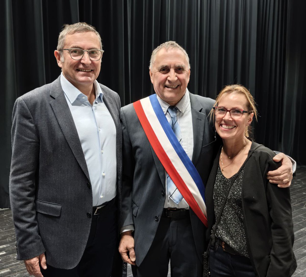 Élu à #VilleneuveLesBouloc depuis 31 ans et maire depuis 2010, André Gallinaro ne briguera pas de nouveau mandat. Pour sa dernière cérémonie des vœux, élus, agents et habitants ont longuement applaudi ce maire exemplaire et profondément dévoué, qui a tant apporté au #Frontonnais