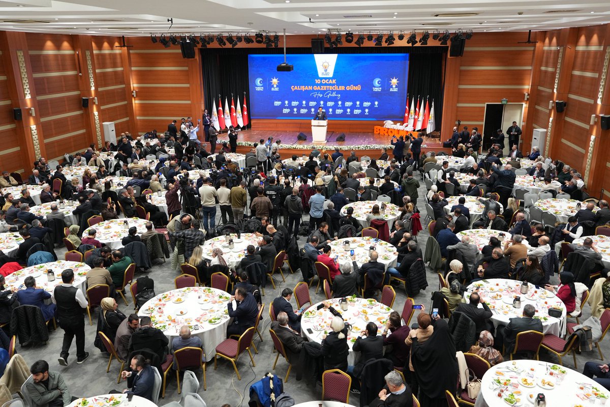 aksariyer's tweet image. 10 Ocak Çalışan Gazeteciler Günü vesilesiyle; Genel Başkan Yardımcımız, Tanıtım ve Medya Başkanımız Sayın Faruk Acar ile İl Başkanımız Sayın Abdullah Özdemir’in katılımlarıyla, değerli basın mensuplarımızla İl Başkanlığımızda bir araya geldik.

Toplumu doğru bilgiyle buluşturan,…