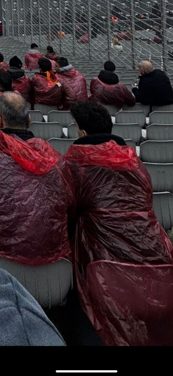 galacadde's tweet image. Galatasaray yönetiminin bize verdiği değer budur