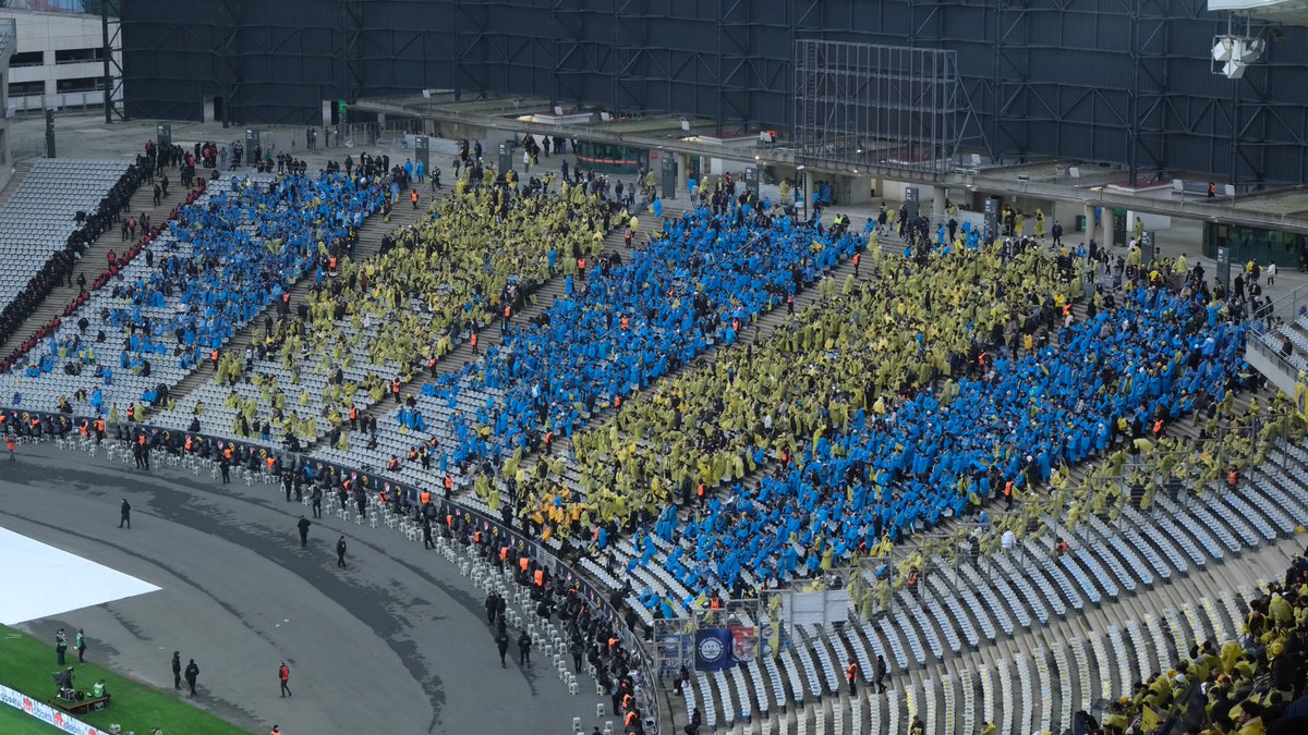 gencfborg's tweet image. LACİVERT VE SARI
FENERBAHÇE BU ALEMİN KRALI!

📍 Atatürk Olimpiyat Stadyumu