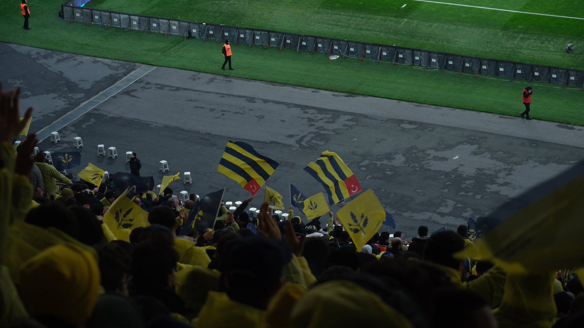 gencfborg's tweet image. LACİVERT VE SARI
FENERBAHÇE BU ALEMİN KRALI!

📍 Atatürk Olimpiyat Stadyumu