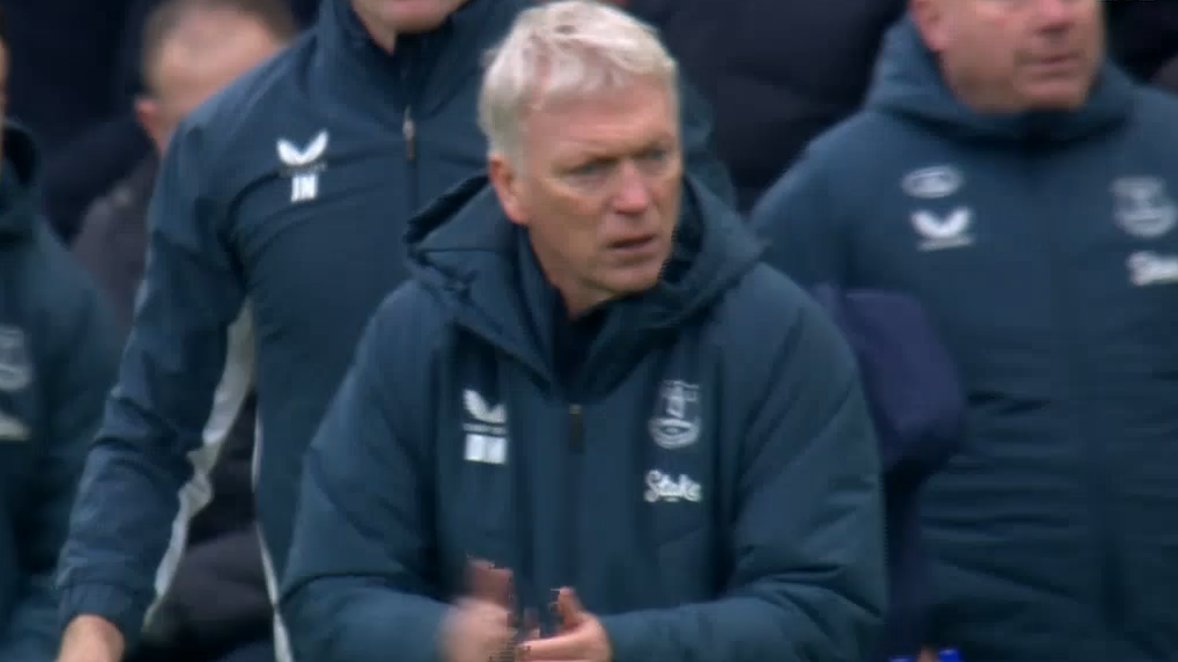 105': Everton 1-1 Sunderland.

15 MINUTES LEFT FOR A CLUB TO SCORE OR PENALTIES!