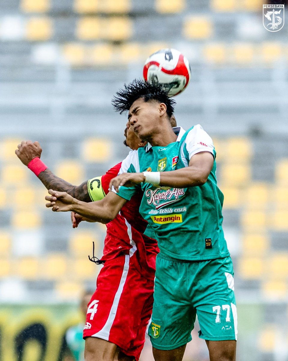 persebayaupdate's tweet photo. Alhamdulillah, menutup putaran pertama BRI Super League dengan kemenangan. Tiga kemenangan beruntun pertama musim ini.

Pantang berpuas diri. Kami akan berjuang lebih keras untuk putaran kedua yang lebih baik lagi. 

Bonek-Bonita, kalian adalah semangat kami. Terima kasih untuk yang sudah datang langsung ke Gelora Bung Tomo sore ini. Ayo terus kita dukung langsung di stadion di putaran kedua nanti.

Salam Satu Nyali
WANI…!

#Persebaya #Persebayauntuksemua