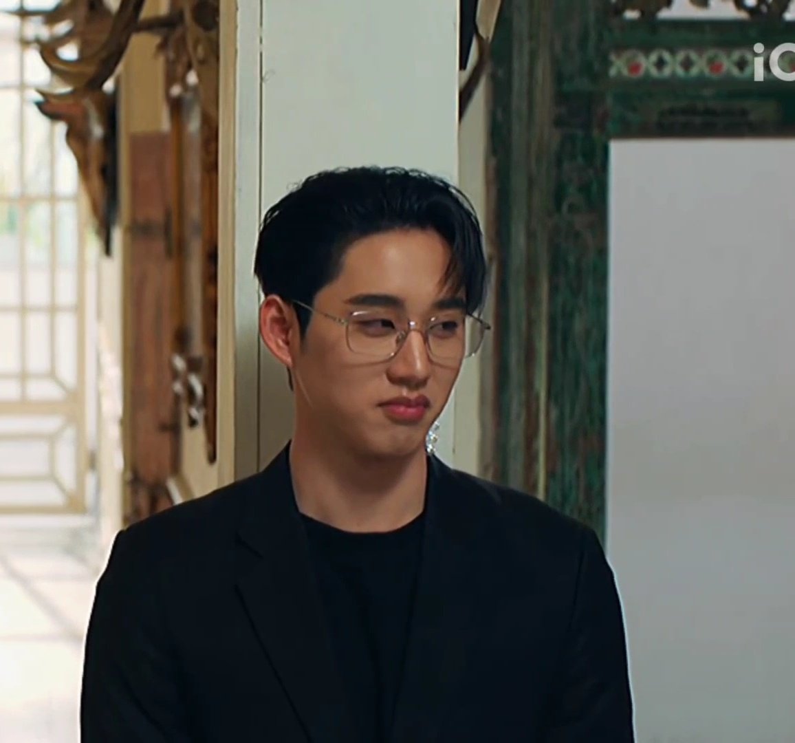 appch__'s tweet image. มึง อันนี้เอส ไม่ใช่โมกข์!!!!! หน้าเหม็นความรักมากก!!!!555525252525252552525252525252525252552525252 เออ รักกันให้พอจ๊าาาาาาา

#MeAndTheeSeriesEP9
#est_rvp