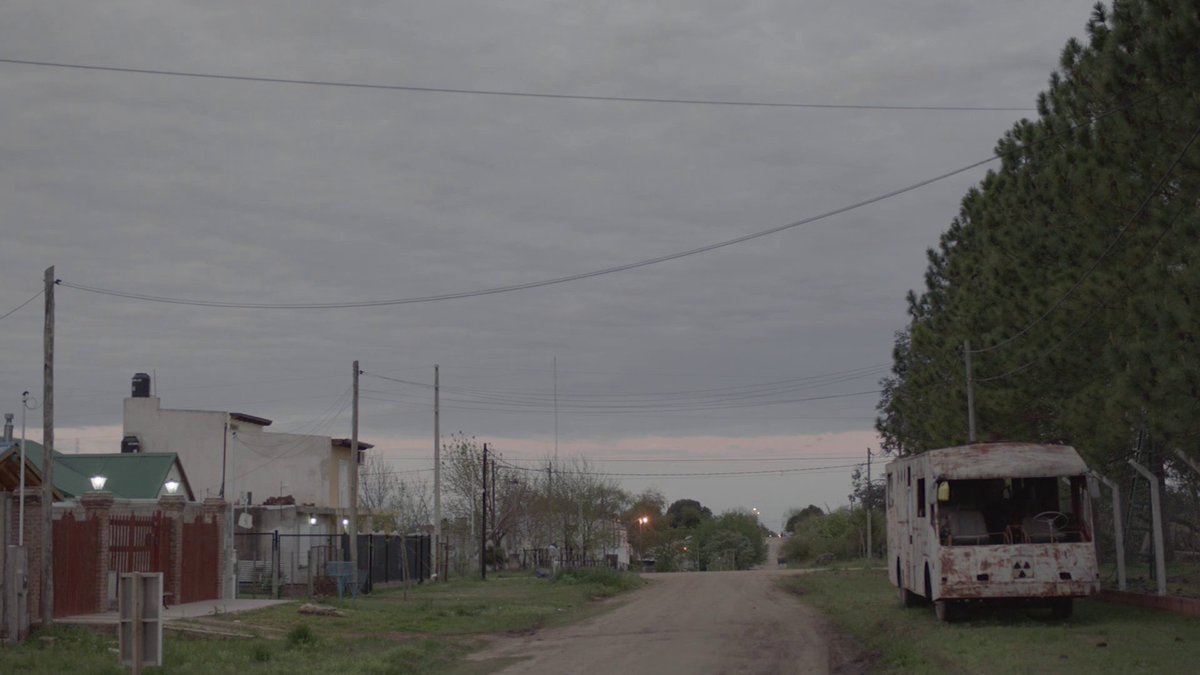 Una ciudad de provincia (Rodrigo Moreno, 2017). Oda a la vida de pueblo, donde el tiempo siempre alcanza.