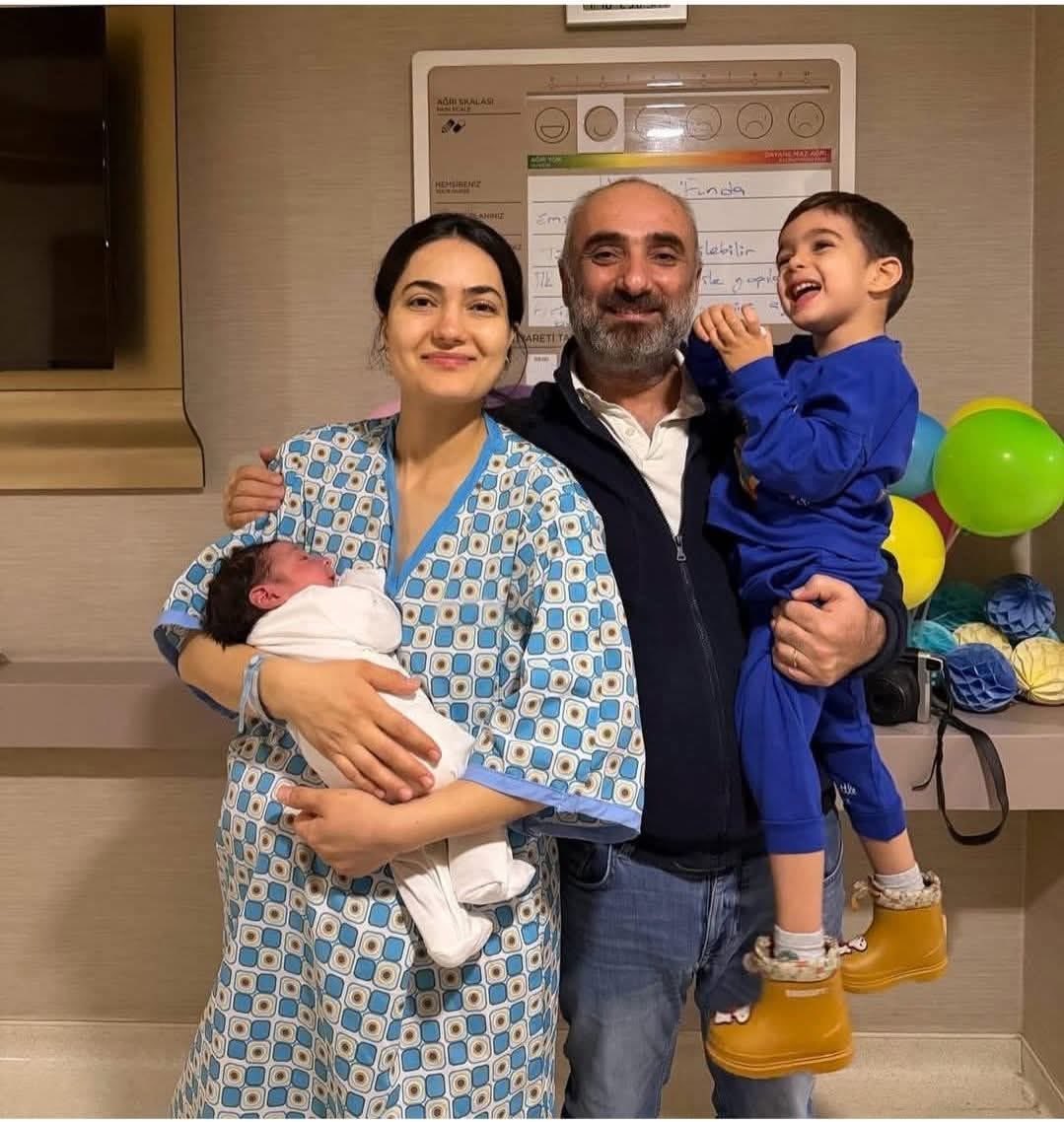 Gazeteci İsmail Saymaz 
ikinci kez baba oldu: “Ailemiz büyüdü Doğu'ya doğru genişledik. Boran’ın bir kardeşi oldu. Adını Doğu koyduk uzun ve güzel bir ömrün olsun oğlum.”
#ismailsaymaz