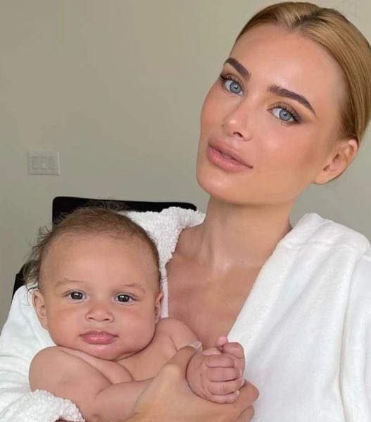 Cultination1's tweet image. 🇺🇸😔LANA RHOADES VEUT SUPPRIMER PLUS DE 400 VIDÉOS ADULTES : « J’AVAIS 19 ANS, J’ÉTAIS FAUCHÉE ET MANIPULÉE ».

L’ancienne star du cinéma pour adultes Lana Rhoades, aujourd’hui âgée de 28 ans, a lancé en 2025 un appel public et émouvant pour demander aux sites pour adultes de…