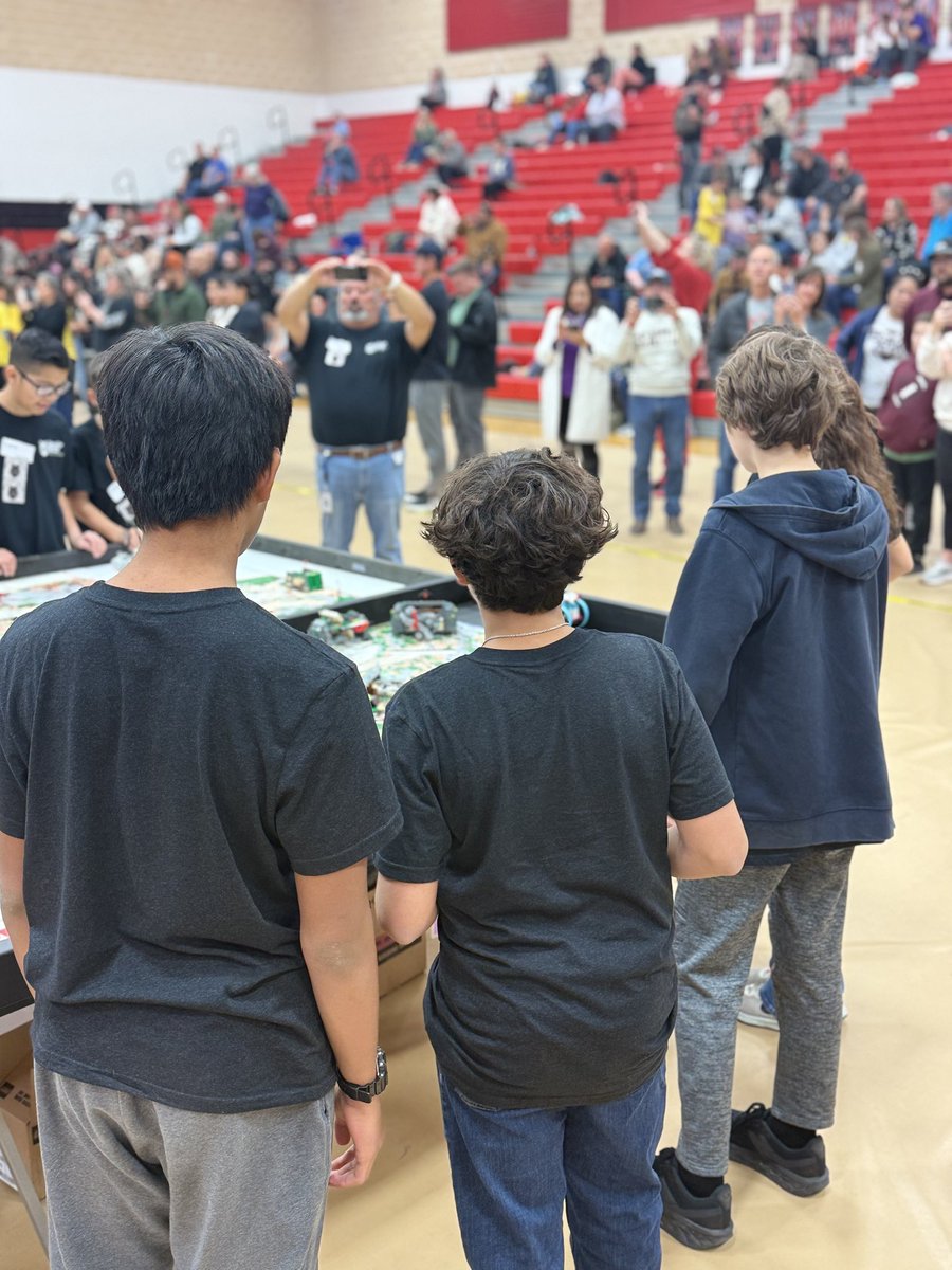 Canyon Middle School tweet media