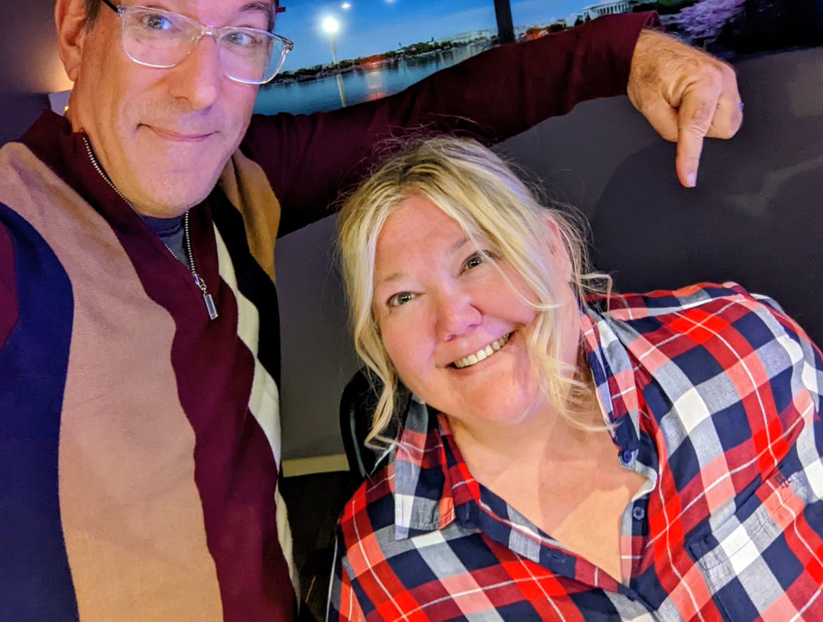 LarryOConnor's tweet image. This is extremely difficult news to share... 

Our friend, my co-host and my unofficial sister, @JGunlock is experiencing a serious health challenge. She and her husband and her three incredible sons, all teenagers in high school, need our help. 

If Julie has touched your life…