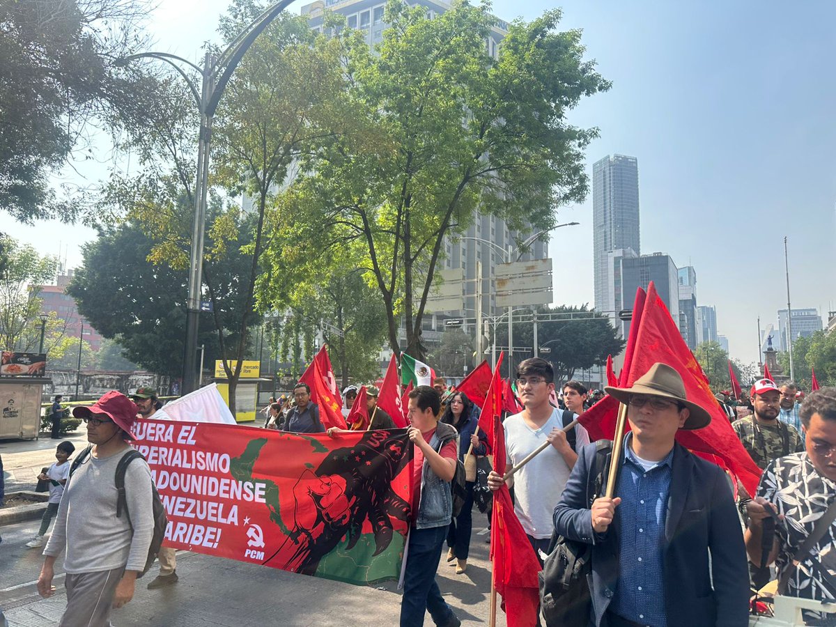 comunistamexico's tweet image. Rechazamos la agresión imperialista a Venezuela. 

Rechazamos las amenazas a Cuba Socialista.  Yanquis no toquen Cuba!!

No a las amenazas de Trump contra la soberanía de México.