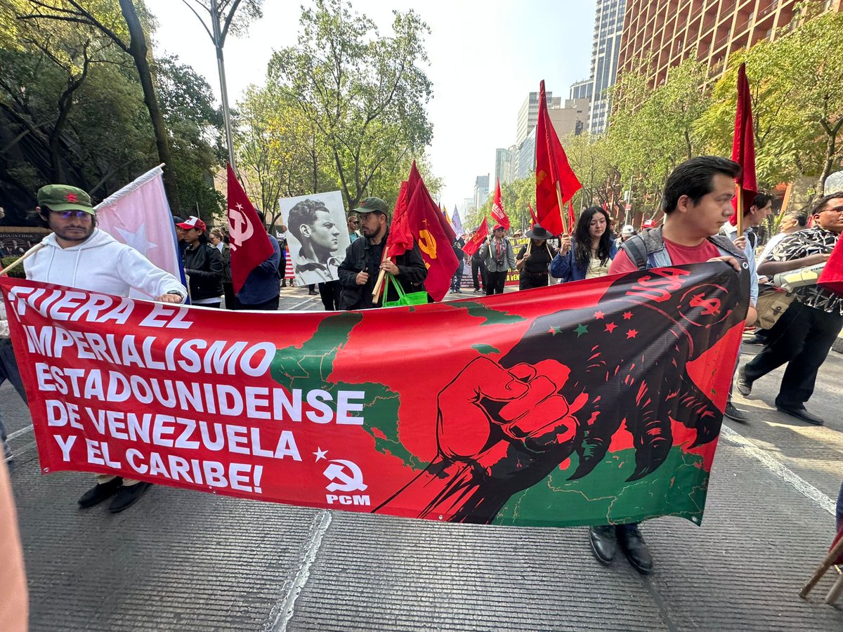 comunistamexico's tweet image. Rechazamos la agresión imperialista a Venezuela. 

Rechazamos las amenazas a Cuba Socialista.  Yanquis no toquen Cuba!!

No a las amenazas de Trump contra la soberanía de México.