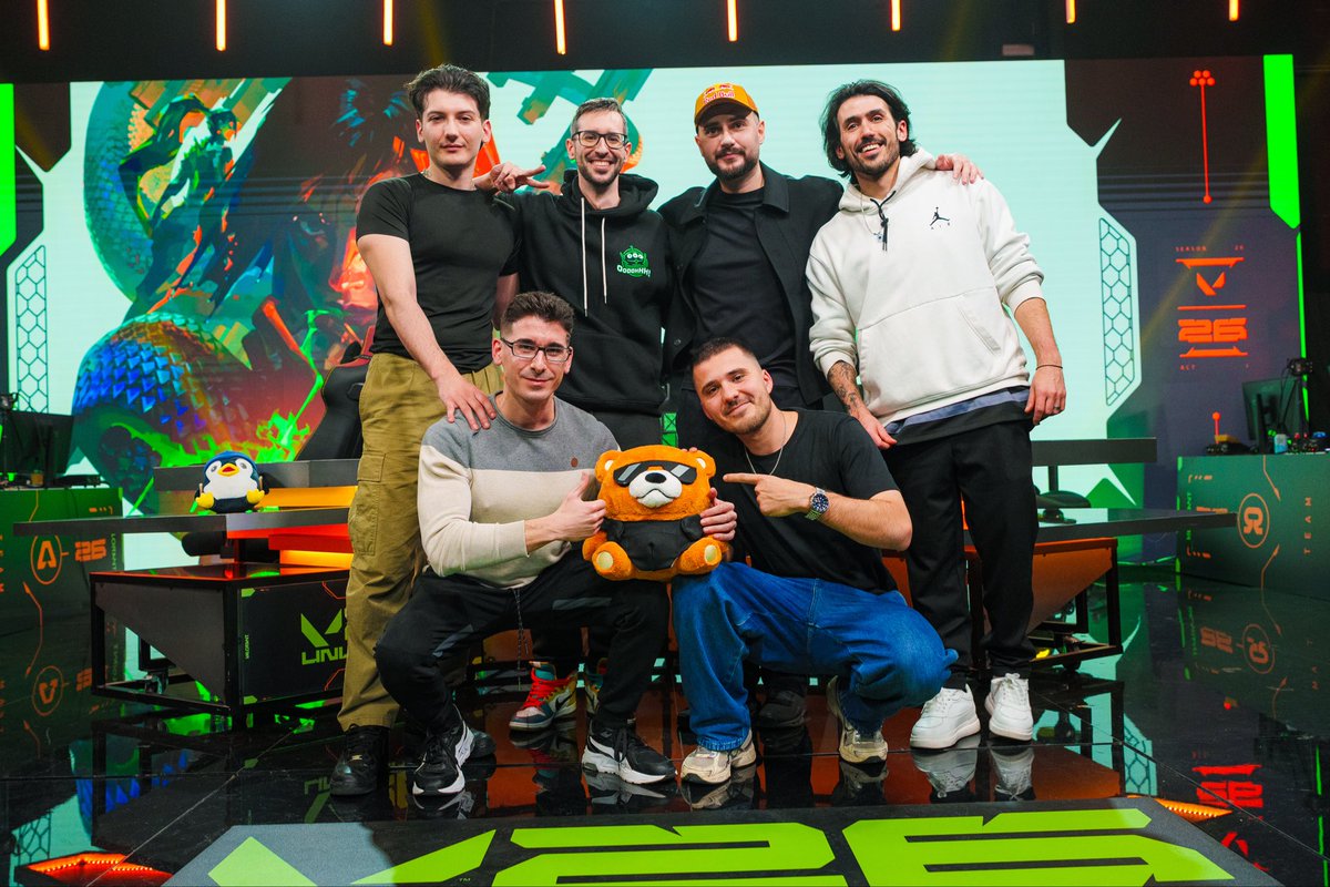 SirMaza's tweet image. Este premiere va a ir duro de cojones