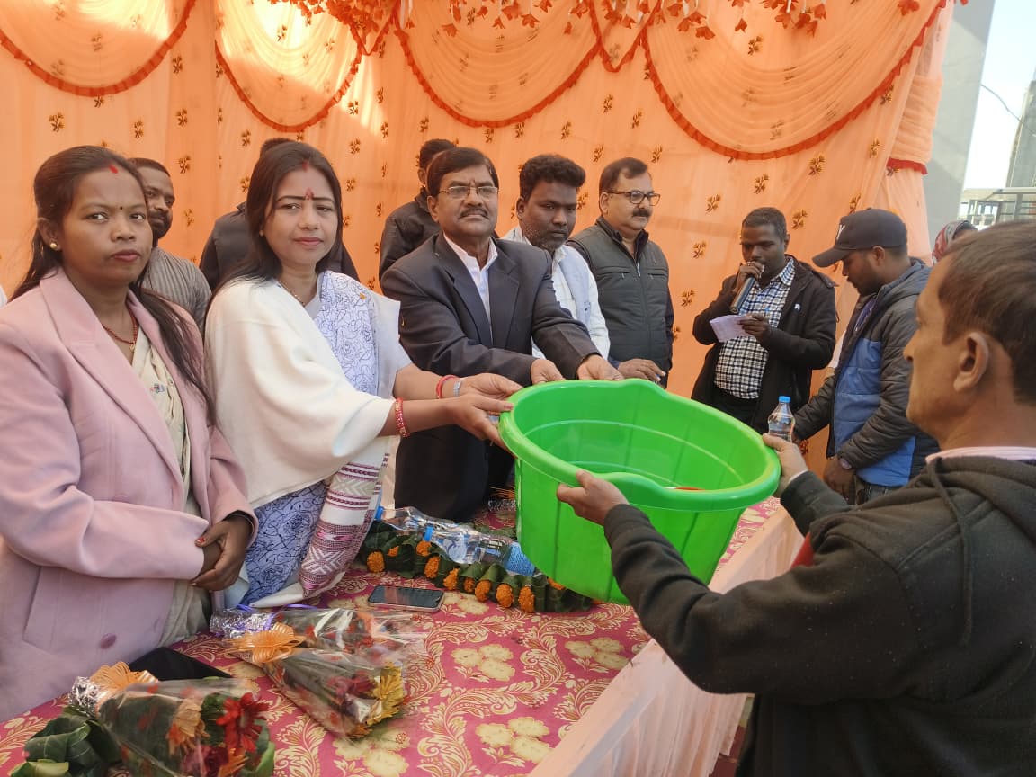 आज सामुदायिक स्वास्थ्य केंद्र, सदर प्रखंड में राष्ट्रीय स्वास्थ्य मिशन, झारखंड के अंतर्गत प्रखंड स्तरीय स्वास्थ्य मेला कार्यक्रम में बतौर मुख्य अतिथि शामिल हुईं।
स्वास्थ्य मेले से ग्रामीण जनता को एक ही स्थान पर जांच, उपचार व जागरूकता की सुविधाएं मिलती हैं।
 <a href="/INCIndia/">Congress</a>