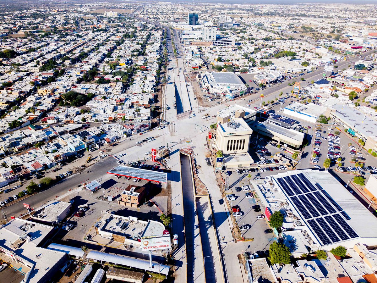 Esta mañana recorrimos el paso a desnivel de Colosio y Solidaridad junto a representantes de medios de comunicación.🎥

Platicamos, resolvimos dudas y explicamos por qué esta obra mejora la movilidad, la seguridad y el entorno de la ciudad.

¡Gracias por ayudarnos a informar con