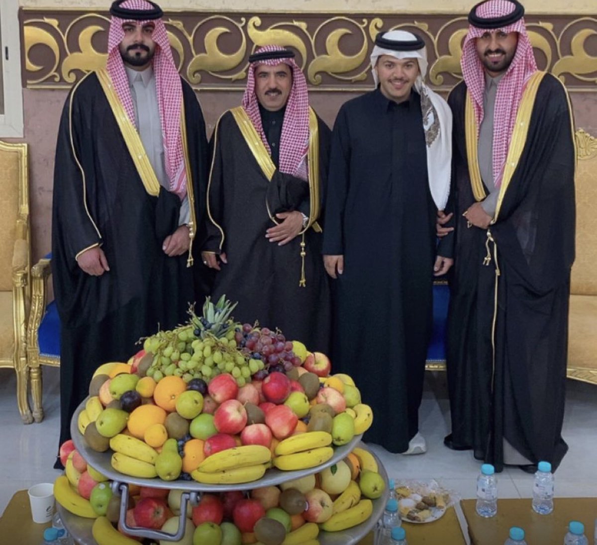almre5an's tweet photo. صورة تجمعنا بالعرسان ياسر وعبدالكريم ابناء الاخ العزيز : مبارك بن حروش الشلاقي الشمري . https://t.co/hBESLoT5Ba