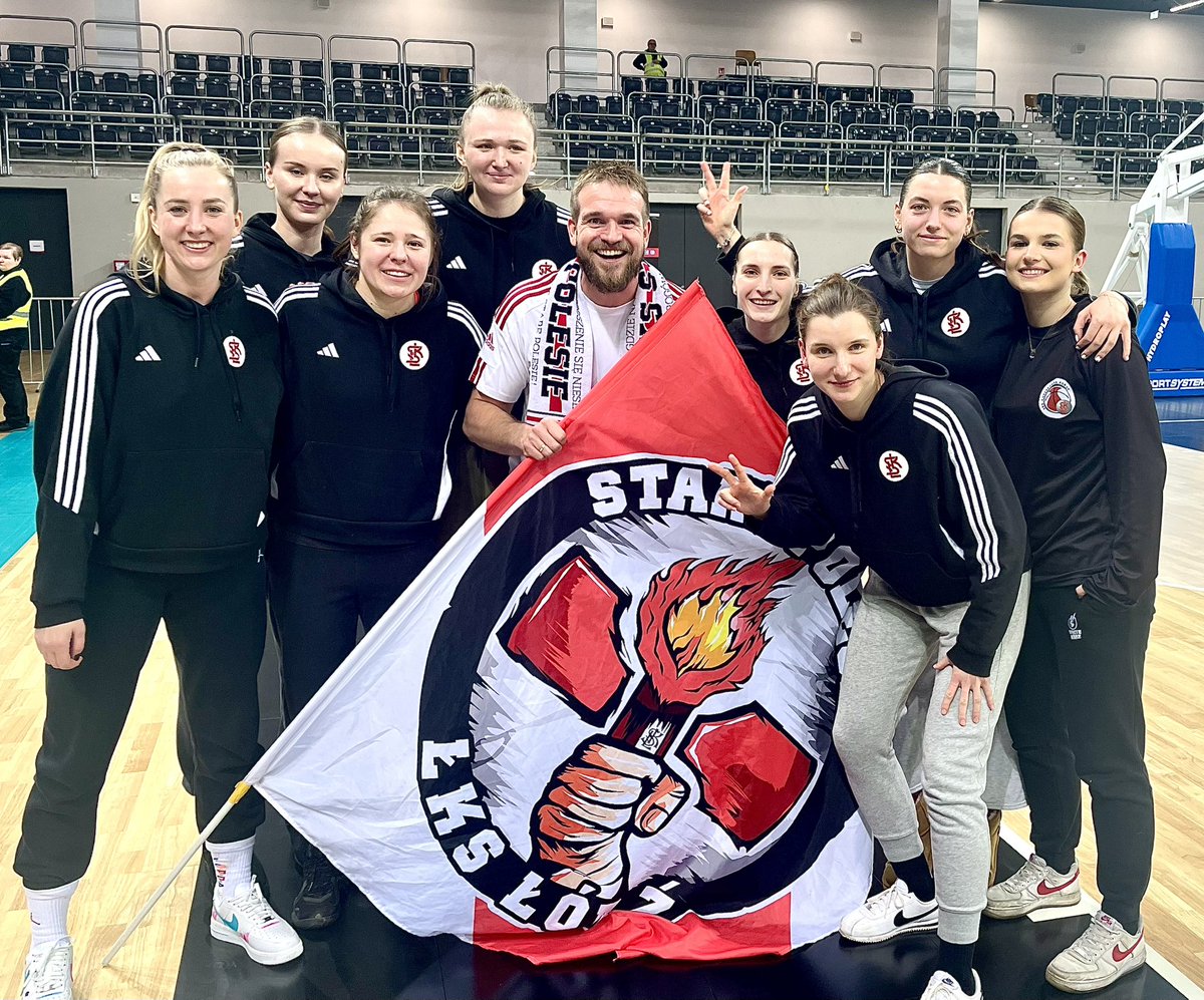 PanPiateczka's tweet image. Nic lepszego nie mogło mnie dzisiaj spotkać 🤩
Przed państwem, koszykarki Łódzkiego Klubu Sportowego, które wygrały Derby z Widzewem 🥳
Gratulacje 👏