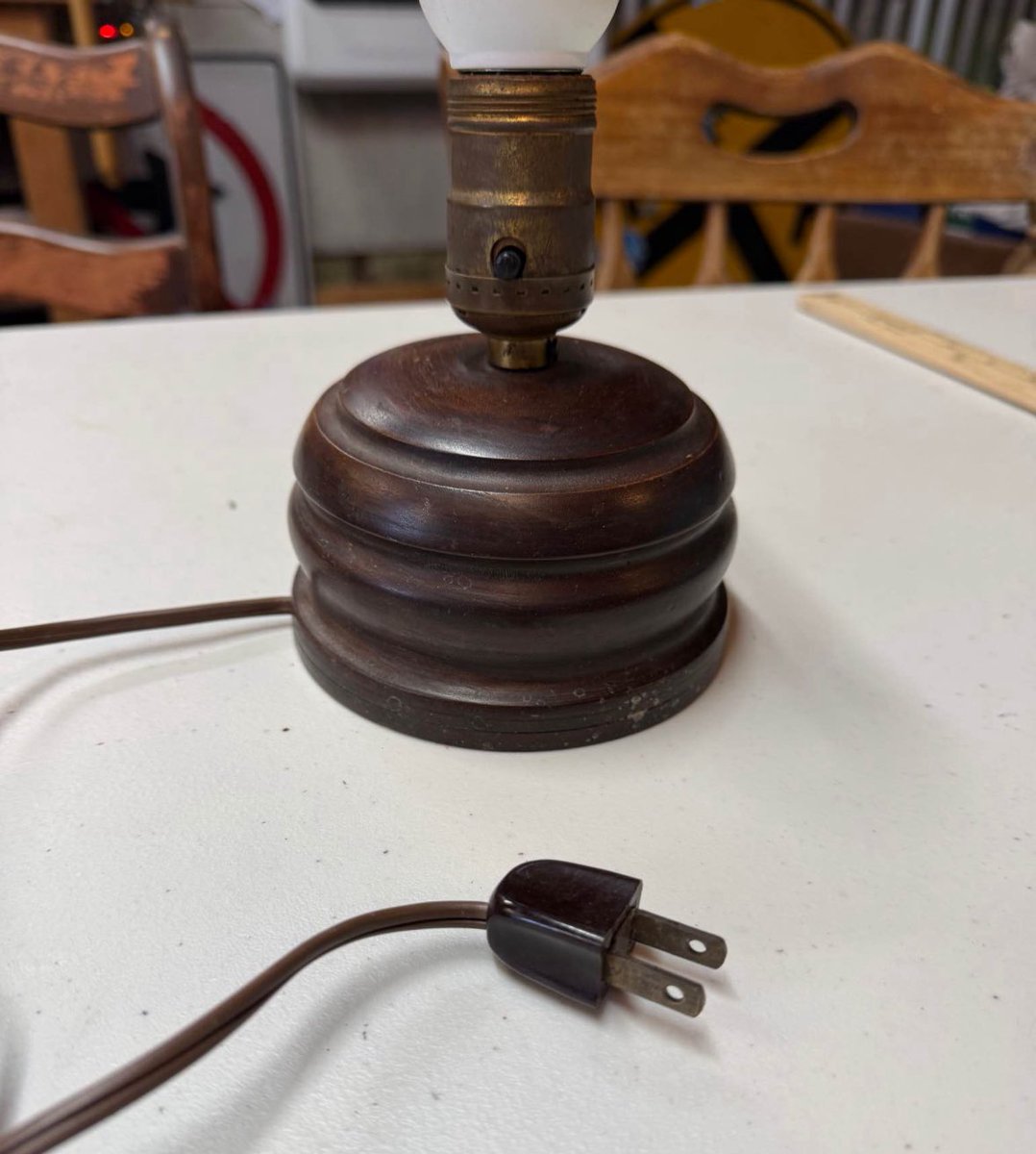 JoshLipnik's tweet image. Debating if I should buy this lamp made in a high school shop class in 1941. It’s nothing too special but I’m a sucker for a good back story and for homemade lamps.