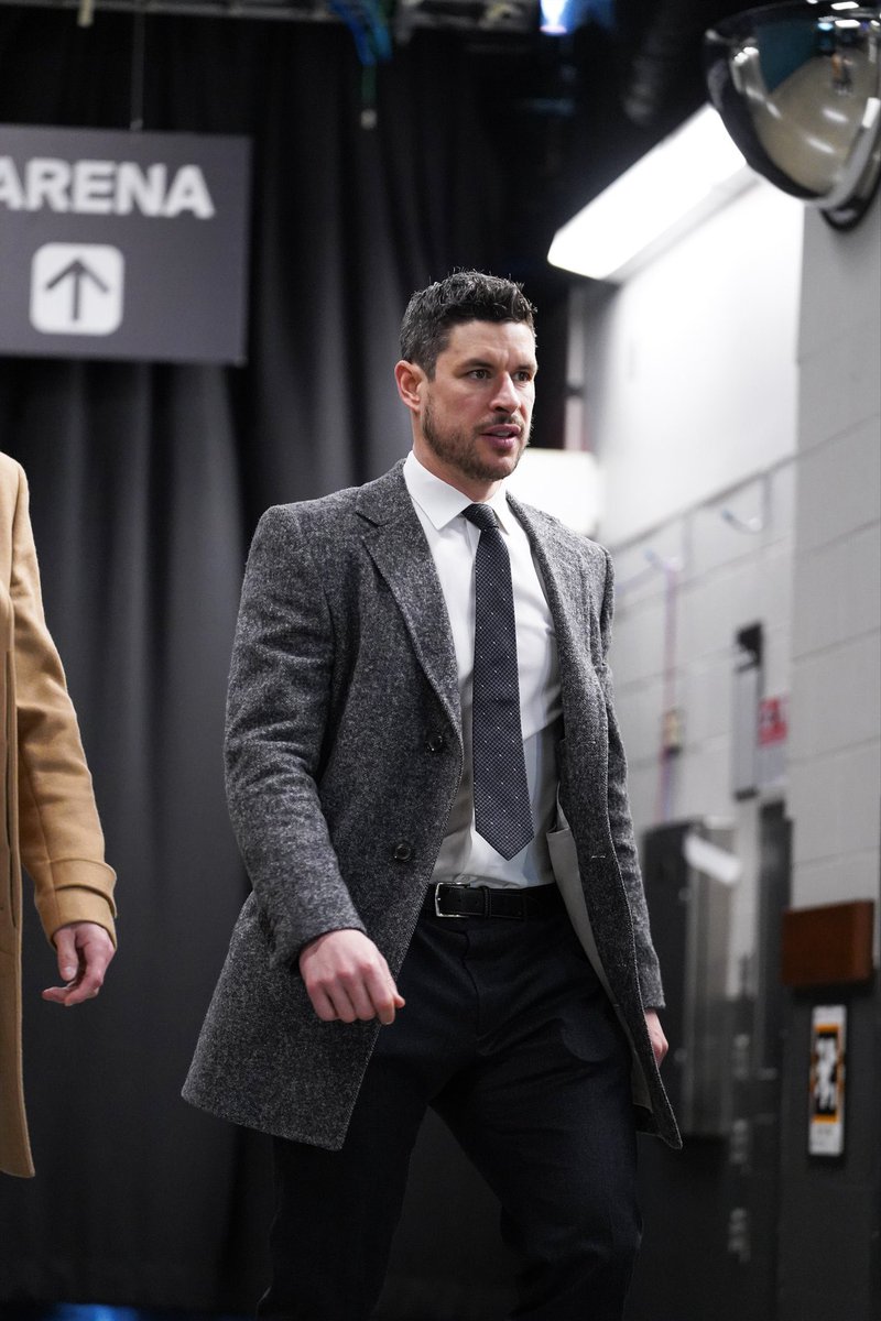 Penguins Jesus tweet media