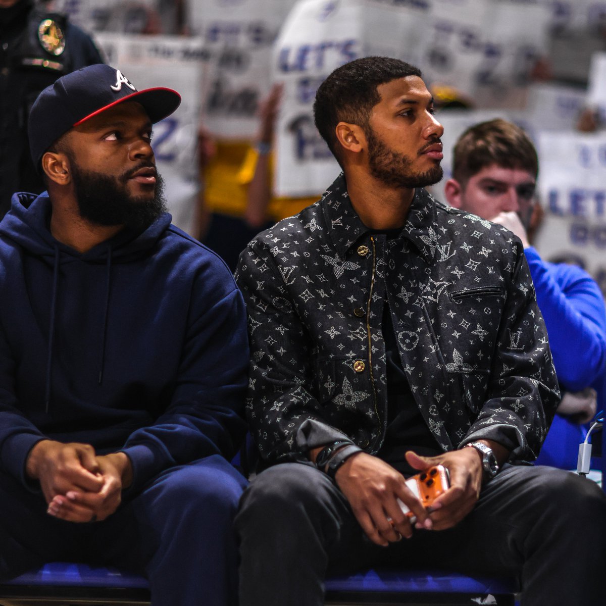 Pitt_FB's tweet image. Two of Clairton's finest ✌️

Tyler Boyd and Terrish Webb are at the Pete for some @Pitt_MBB!