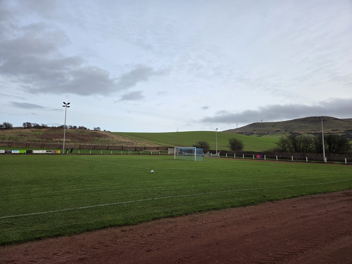 mtuohey73's tweet photo. Today's trip out to an @OfficialWoSFL game. Girvan 1-2 Petershill. A very cold one ���� but an entertaining game @Girvanfc https://t.co/pWGmvtQb2Y