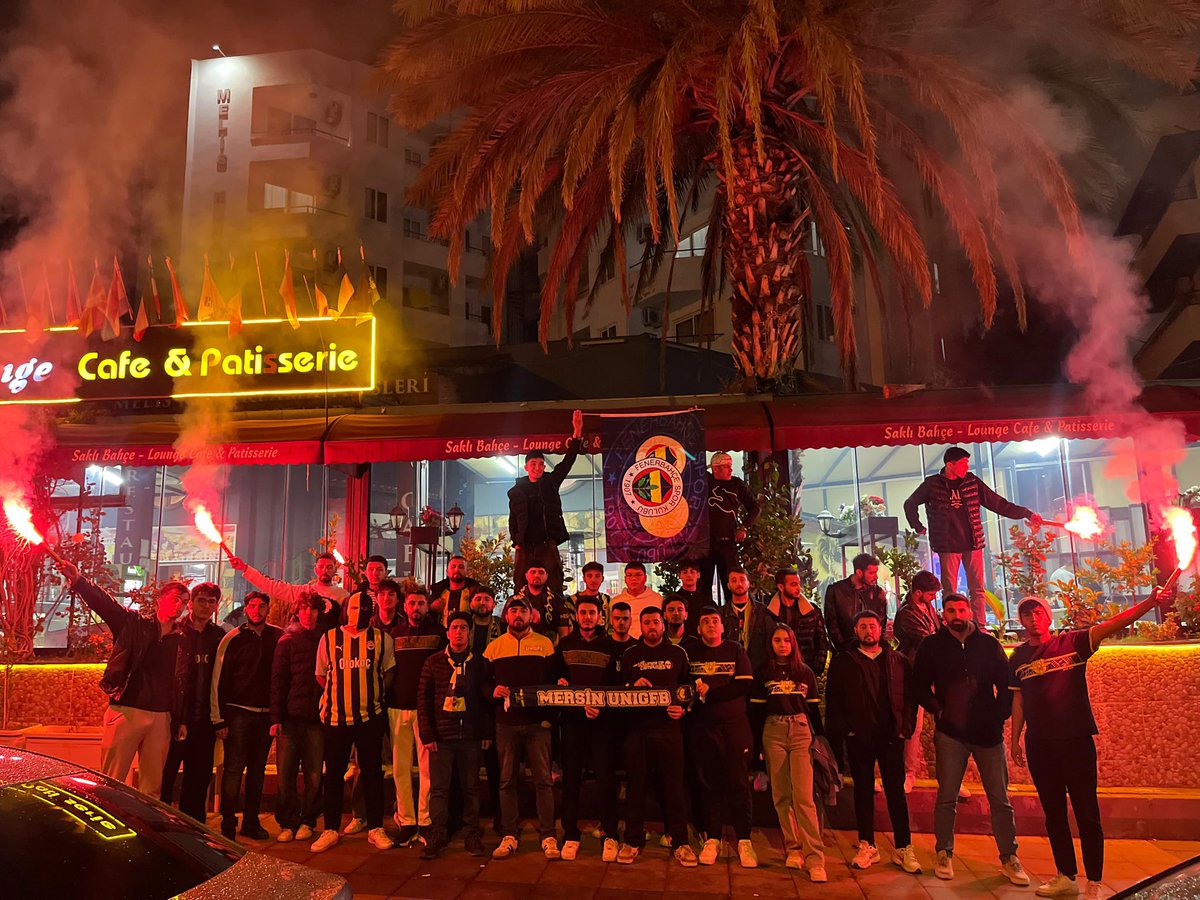 KÜLLERİMİZDEN DOĞARCASINA EN BÜYÜKSÜN FENERBAHÇE! ✊🏻

Mersin UNIGFB olarak FENERBAHÇEMİZ’i süper kupa finalinde hem Olimpiyat Stadında hem şehrimizde son nefesimize kadar destekledik. 

#MersinUNIGFB #UNIGFB