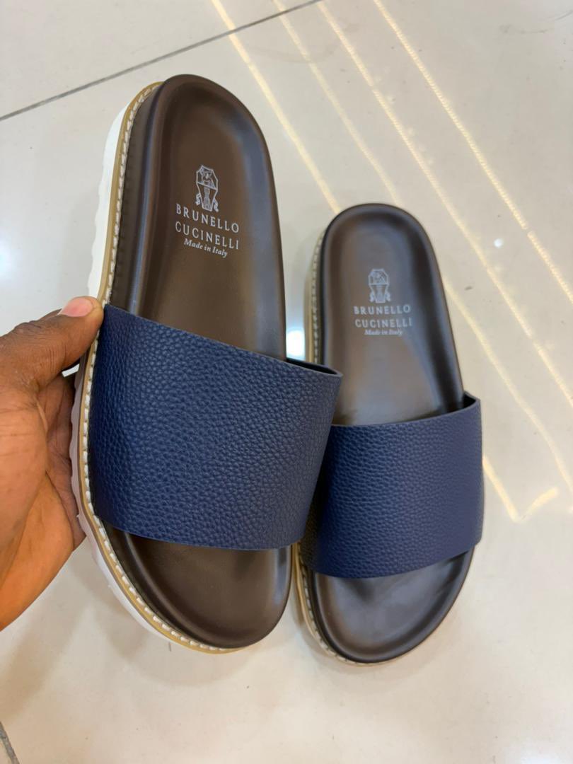 JosephaCoucoula's tweet image. Sandale homme 
  👞40-45
 💶10.000XAF
  📞658450278
   📍Douala 
   📦Livraison et Expédition ✨
