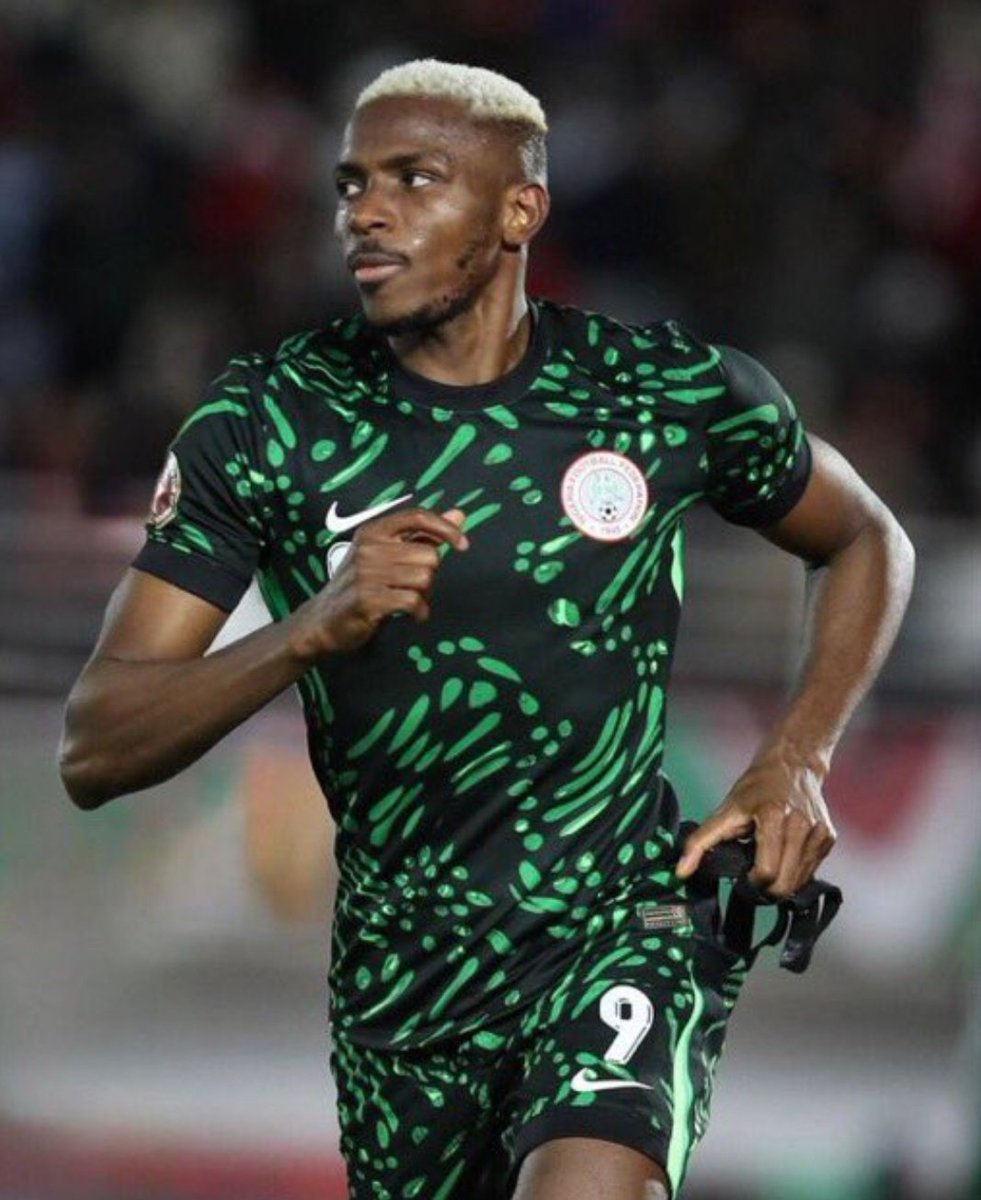BruceWaaayne95's tweet photo. No true Nigerian will pass without liking this. Victor Oshimen and Akor Adams really made us proud. #NGAALG https://t.co/rmQ9mxSYNY