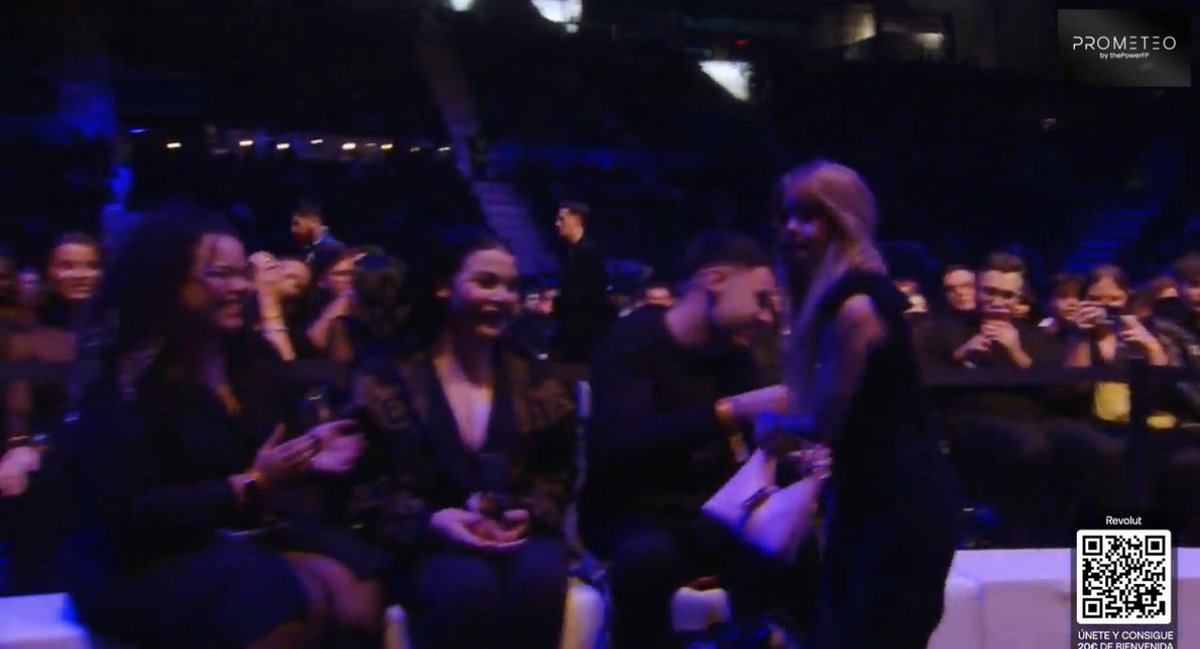 eternalsuinter's tweet image. Carlos y Marrash sentados juntos no puedo más #ArmyAwards