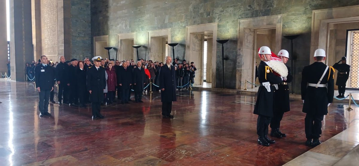 Türkiye Ziraatçılar Derneği Genel Merkezi olarak,Tarımsal Eğitim ve Öğretimin Başlangıcının 180.Yılı Kutlamaları proğramı ve Genel Merkez Danışma Kurulu Toplantısı sonrası Büyük önderimiz Gazi Mustafa Kemal Atatürk’e bağlılığımızı bildirmek amaçlı Atamızın huzurundayız.