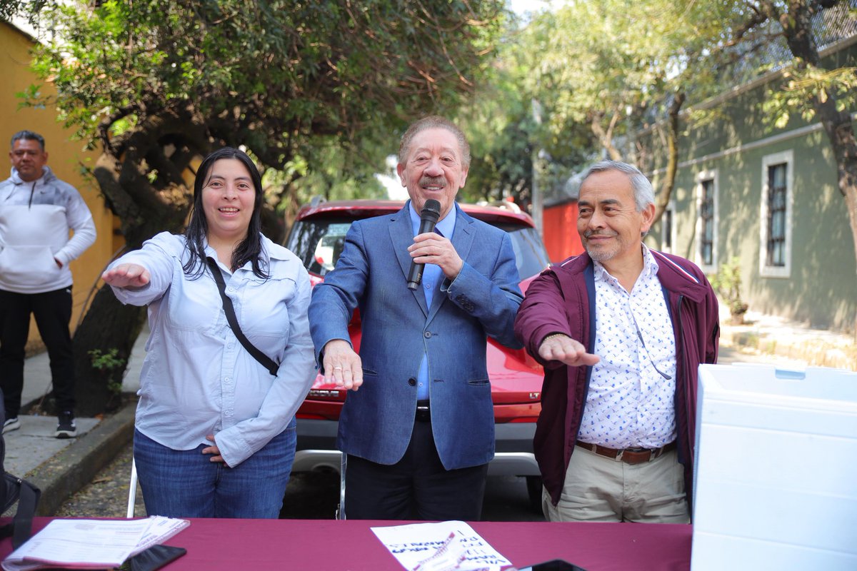 diazpol's tweet image. Este sábado realizamos un centenar de asambleas seccionales de reposición en la Ciudad de México; y para cada una, se eligió presidencia y secretaría del Comité de base. Se aprovechó para dar a conocer el documento titulado: "Por la Defensa de la Soberanía Nacional, la…