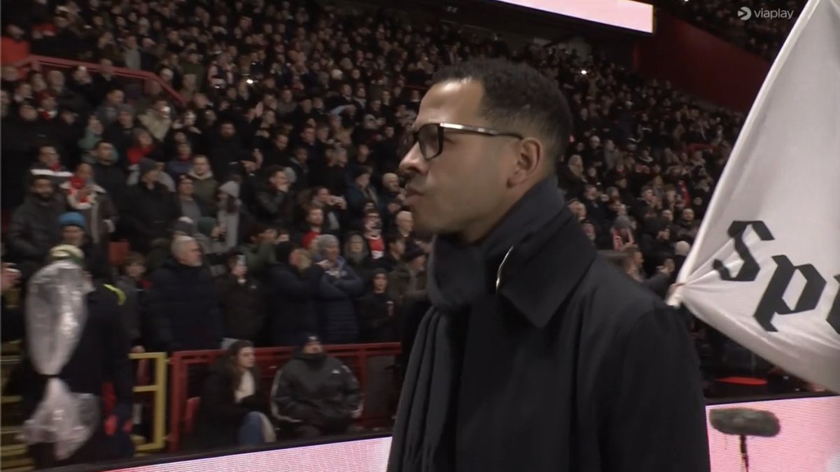 TouchlineX's tweet photo. 📸 - The professor. The Lecturer. The Intellectual.

The Don. He is here. Liam Rosenior. https://t.co/kPmfDYvXHE