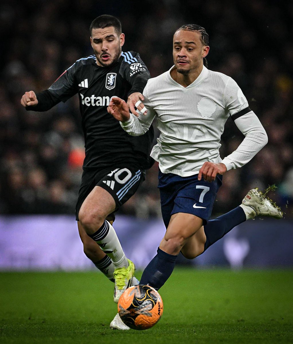 SpursArmyTweets's tweet image. Thought Xavi Simons was a really bright spark today, despite the result. 🇳🇱👏

🦶 57 touches
🎯 Accurate passes: 32 (out of 34)
😮‍💨 Accurate long balls: 4 (out of 5)
🔑 Key passes: 3
⛹️ Successful dribbles: 1 (out of 2)
💪 Ball recoveries: 5

A dominant performance, he really took…