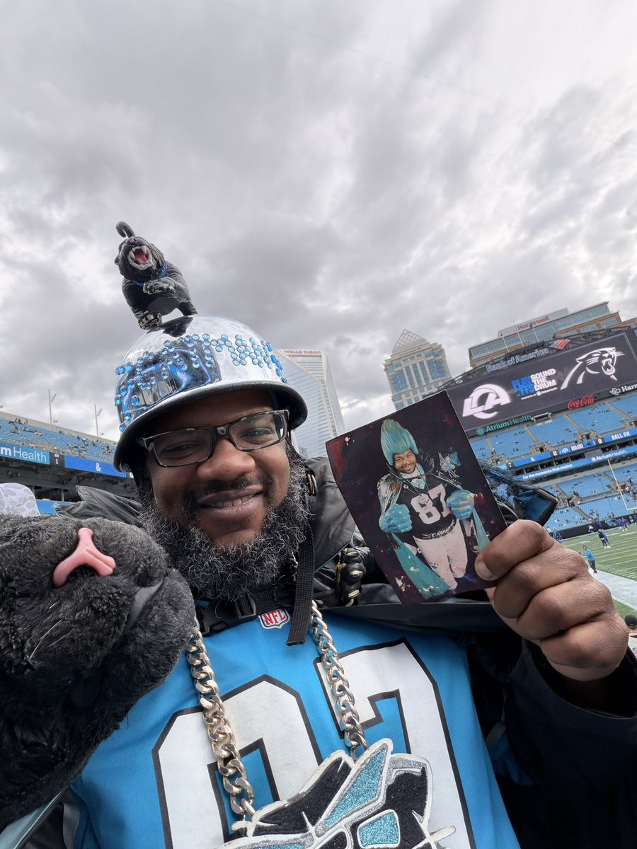 Got my dad with me today!!! He did not wanna miss this!!! #KeepPounding https://t.co/VBUt7sPjLx