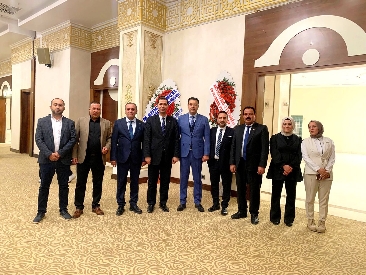 10 Ocak Çalışan Gazeteciler günü münasebetiyle 
İl Başkanımız Halil Yiğit ve İl Başkan yardımcılarımız
GüneydoğuTV 
Ajans Urfa
KulisTV ve 
Gazete İpekyol'u 
Ziyeret edip 
Basın Çalışanlarıyla bir araya geldiler

Hoş sohbetleri ve nazik misafirperverlikleri için teşekkür ediyoruz