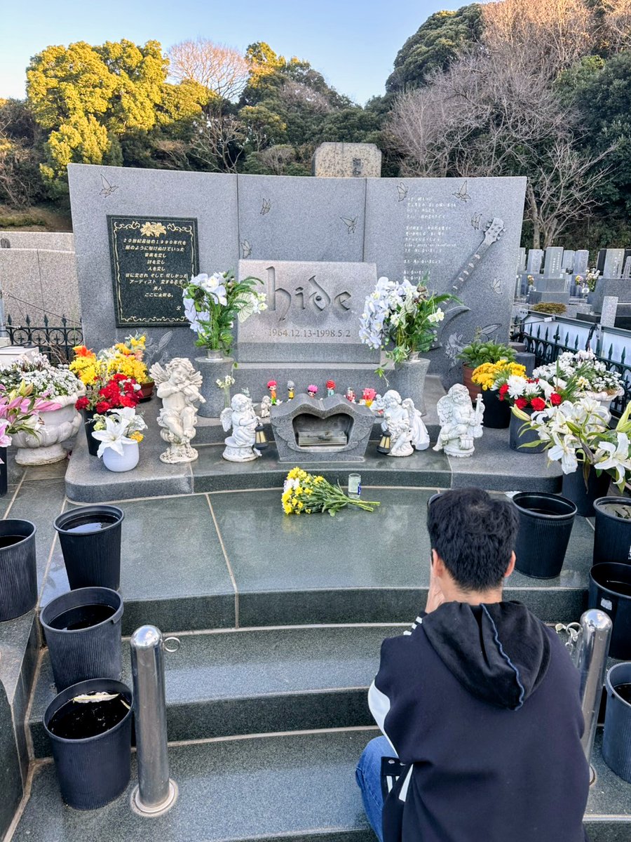 pano_Jun's tweet photo. 大ファンのhide兄貴に会いに行きました！
#hide #XJAPAN #三浦霊園 https://t.co/K68veUex2W