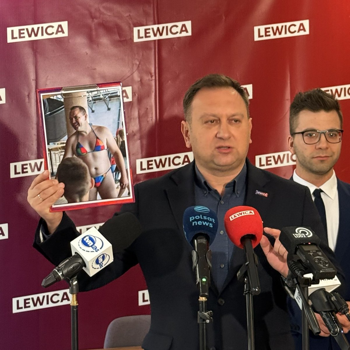 chrzanik tweet media