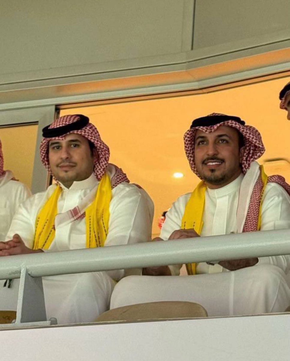 غازي الذيابي 

مدرج مجانا وجالس يقدم مكافآت..

طييب الي يتهكمون ممكن يعلموني وين داعمي النصر !؟ #النصر 
#الهلال_النصر