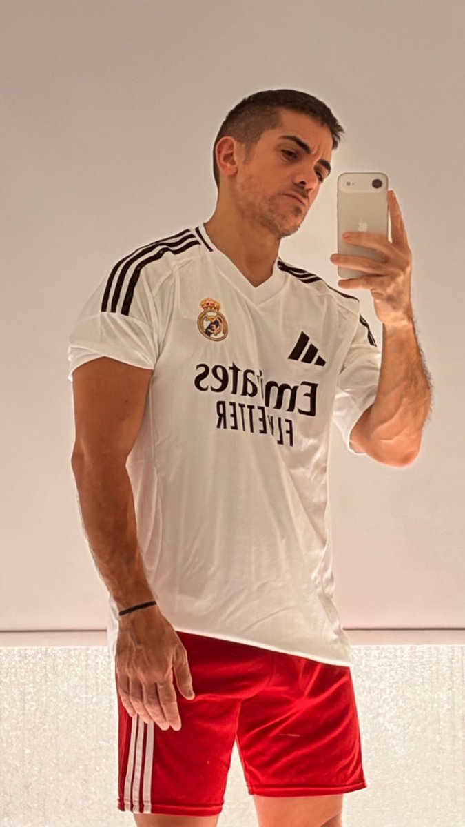 heyjadrian tweet media