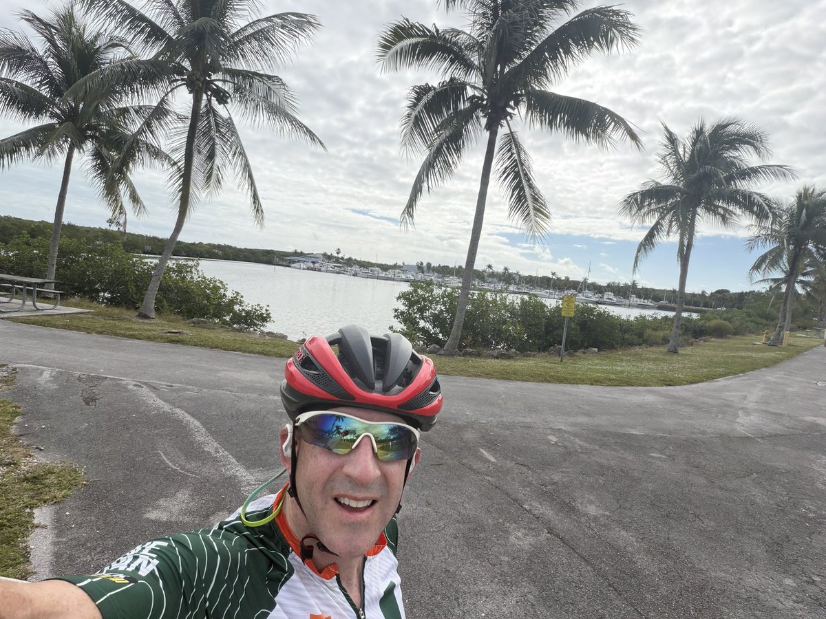 MikkaelSekeres's tweet image. What could be better than a weekend of training for @SylvesterCancer @TackleCancer and preparing for the national championship game!!! 🚴🚴‍♂️🚴‍♀️🏈🏈🏈 All for the best of causes 
🎗️🙌🎗️