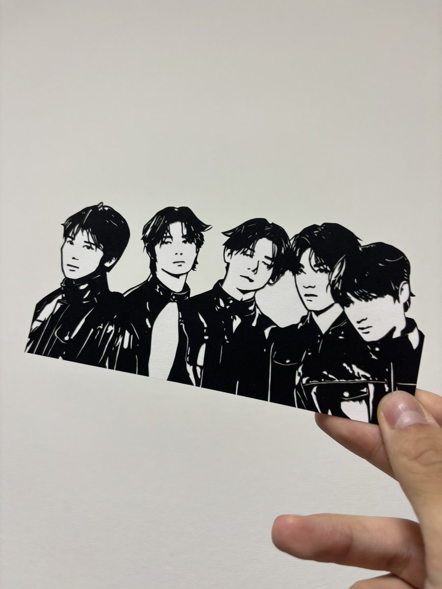 kusagoroshi's tweet photo. #TOMORROW_X_TOGETHER 
#切り絵 https://t.co/MmoaZzPvPi
