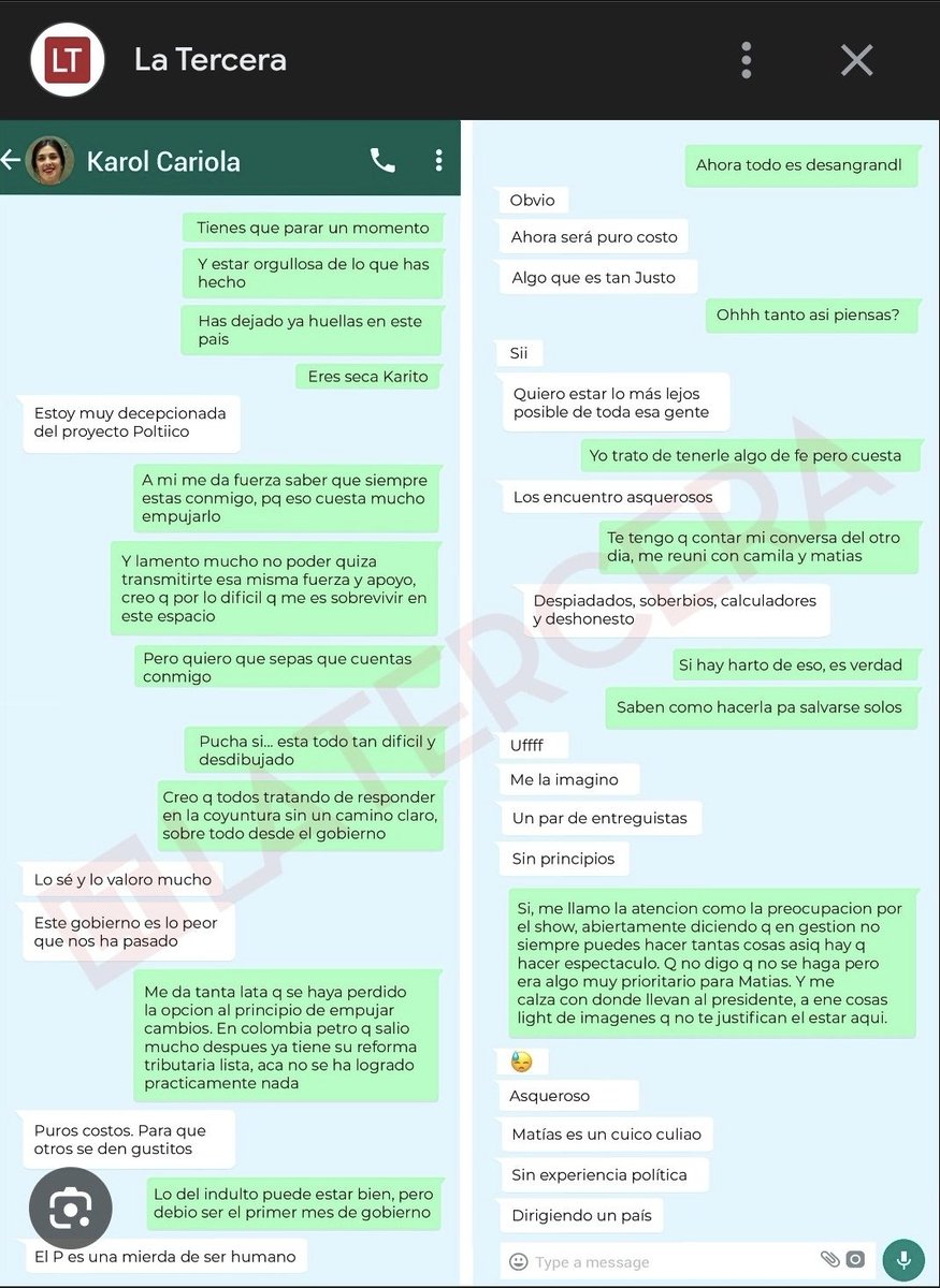 francorob's tweet photo. No olvidarse de este wasap de Karol Cariola con Iraci Hassler ....y lo que opina de Camila Vallejos...
Comunismo en toda su expresión https://t.co/BqN2TJIbKG